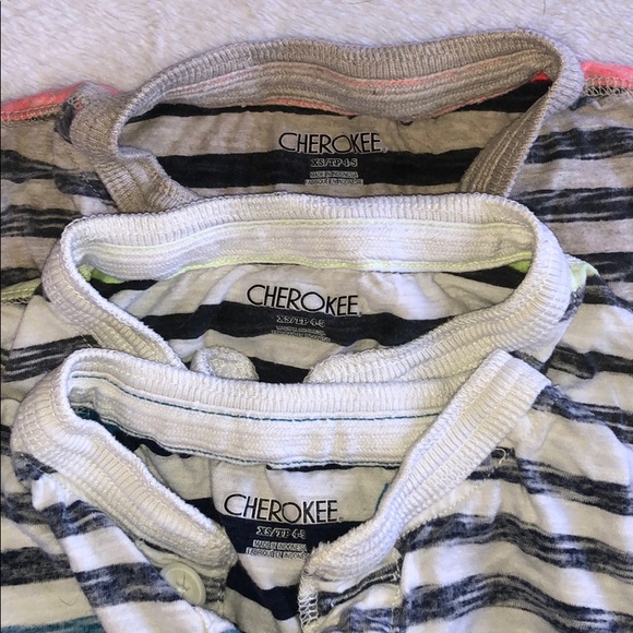 Bundle | Shortsleeve | Button V-Neck | Size 4-5 - Picture 7 of 8